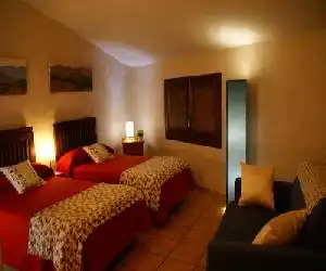 Casa de Pueblo El Patio de las Cebollas - hotel en Segorbe
