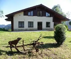 Casa Rural Ellauri - hotel en Zeanuri