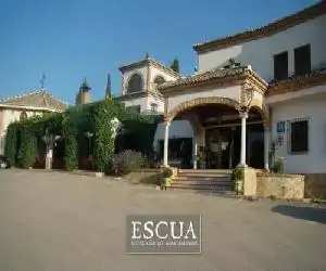 Escua - hotel en Archidona