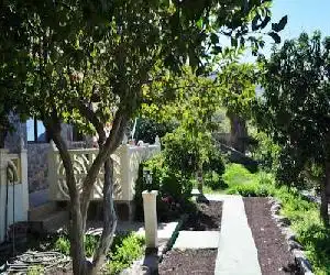 Finca Tomás y Puri - hotel en Fátaga