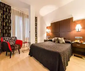 YIT Conquista de Granada - hotel en Peligros