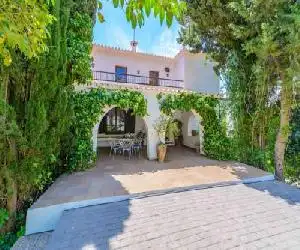 Holiday Home El Alcázar - hotel en Alcaucín