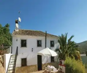 Holiday home Poligono 7, Parcela - hotel en Almedinilla
