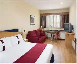 Ramada by Wyndham Madrid Tres Cantos - hotel en Tres Cantos