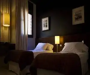 Hostal Badaloní - hotel en Badalona