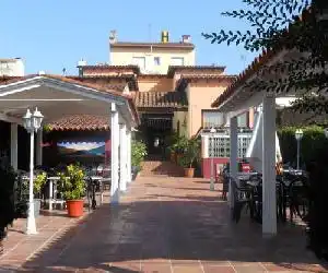 Hostal Can Pou - hotel en Vidreras