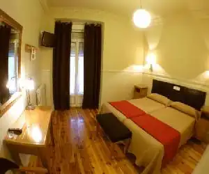 Hostal Canovas