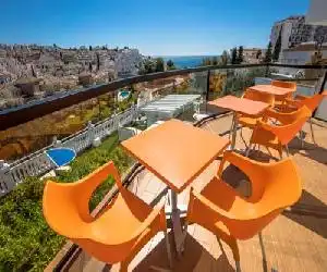Hostal Casa Mercedes - hotel en Nerja