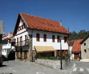 Hostal Casa Sario - hotel en Jaurrieta