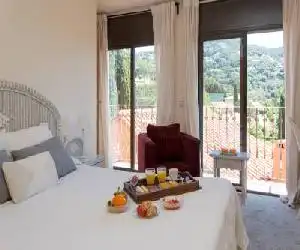 Hostal de la Plaça - hotel en Cabrils