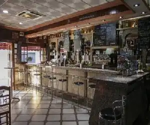 Hostal El Emigrante - hotel en Dos Hermanas