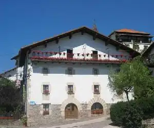 Hostal Ezkurra - hotel en Ezkurra