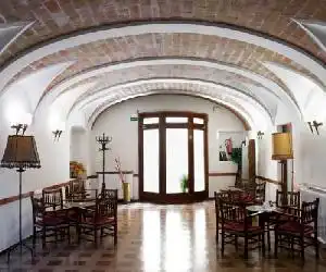 Hostal Fabrellas - hotel en Caldes de Malavella