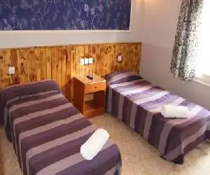 Hostal Isla Cristina Mataro - hotel en Mataró