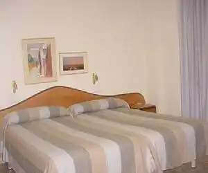Hostal La Barretina - hotel en Figueres