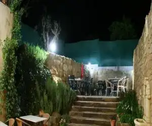 Hostal La Fuente - hotel en Buera