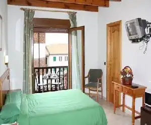 Hostal La Maya - hotel en Cercedilla