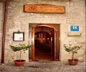 Hostal Las Coronas - hotel en Sos del Rey Católico