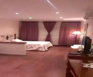 Hostal los Dos Naranjos - hotel en El Arahal