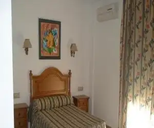 Hostal Los Rosales - hotel en Alcaraz