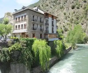 Hostal Noguera - hotel en Llavorsí