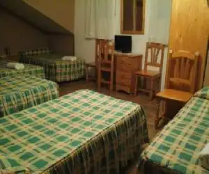 Hostal Piñera - hotel en Vega de Espinareda