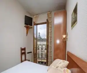 Hostal Plaza