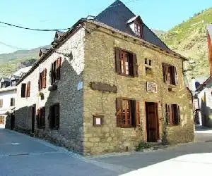 Hostal Plaza Garós - hotel en Garós