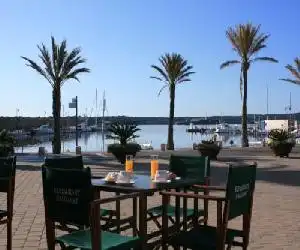 Hostal Restaurant s'Algaret - hotel en Fornells