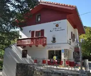 Hostal Rural Arrobi Borda - hotel en Eugi