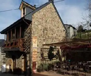 Hostal Rural La Casa del Peregrino - hotel en El Acebo de San Miguel