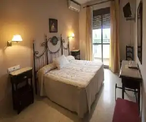 Hostal San Luis - hotel en Almodóvar del Río