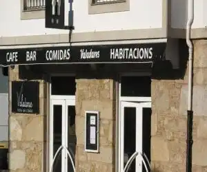 Hostal Valadares - hotel en Noya