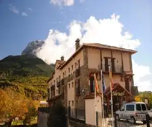 Hotel Arnal - hotel en Escalona