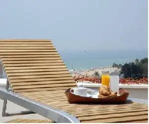Hotel Balneario Playa de Comarruga - hotel en Comarruga