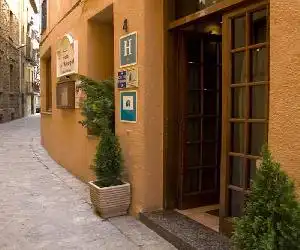 Hotel Ca L'amagat - hotel en Bagá