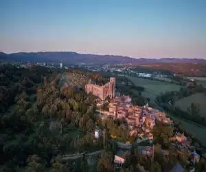 Hotel Castell d'Emporda - hotel en La Bisbal