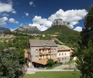 Hotel Cinca - hotel en Escalona