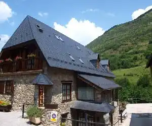 Hotel Ço De Pierra - hotel en Betrén