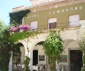 Hotel Comodoro - hotel en Portbou