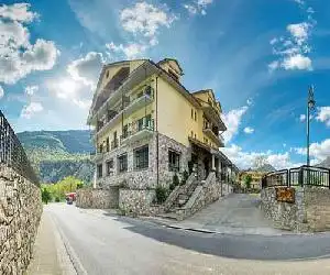 Hotel Cotiella - hotel en Campo