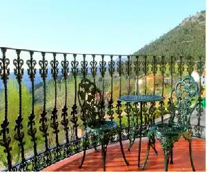 Hotel El Curro - hotel en Burunchel