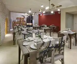 Hotel Galería Essentia - hotel en Aracena