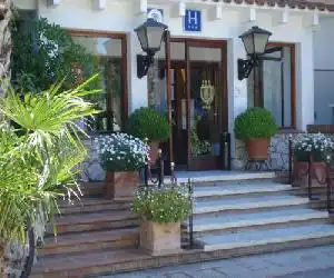 Hotel Gri-Mar - hotel en Llansá