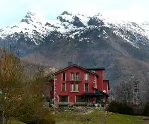 Hotel La Casa Del Rio - hotel en Villanova