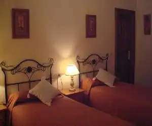 Hotel Boutique La Zubia - hotel en Zubia