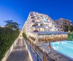 Hotel Montemar Maritim - hotel en Santa Susana