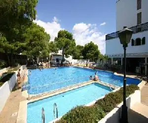 Hotel Pinos Playa - hotel en Cala Santanyi