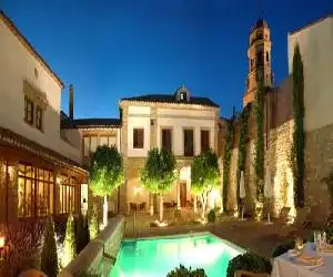 Hotel Puerta de la Luna