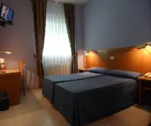 Hotel Rey Arturo - hotel en Villagonzalo-Pedernales